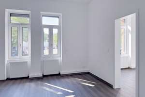 Erstbezug! Sonnige und großzügige 2-Zimmer-Altbauwohnung im Hochparterre.  – Veilchenstraße 17, 76131 Oststadt, Karlsruhe – Vorschaubild 1