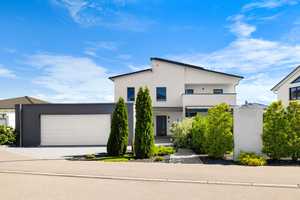 Moderne Eleganz trifft Familienkomfort – Traumhaus in ruhiger Lage von Nattheim