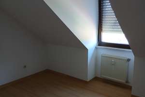 Attraktive 3-Zimmer-Wohnung: Helles Dachgeschoss in Fürth – Regelsbacher Straße 26a, 90768 Atzenhof, Burgfarrnbach, Fürth – Vorschaubild 7
