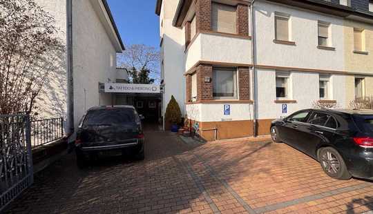 Bild von 3-Familienhaus mit Gewerbeeinheit in Rüsselsheim