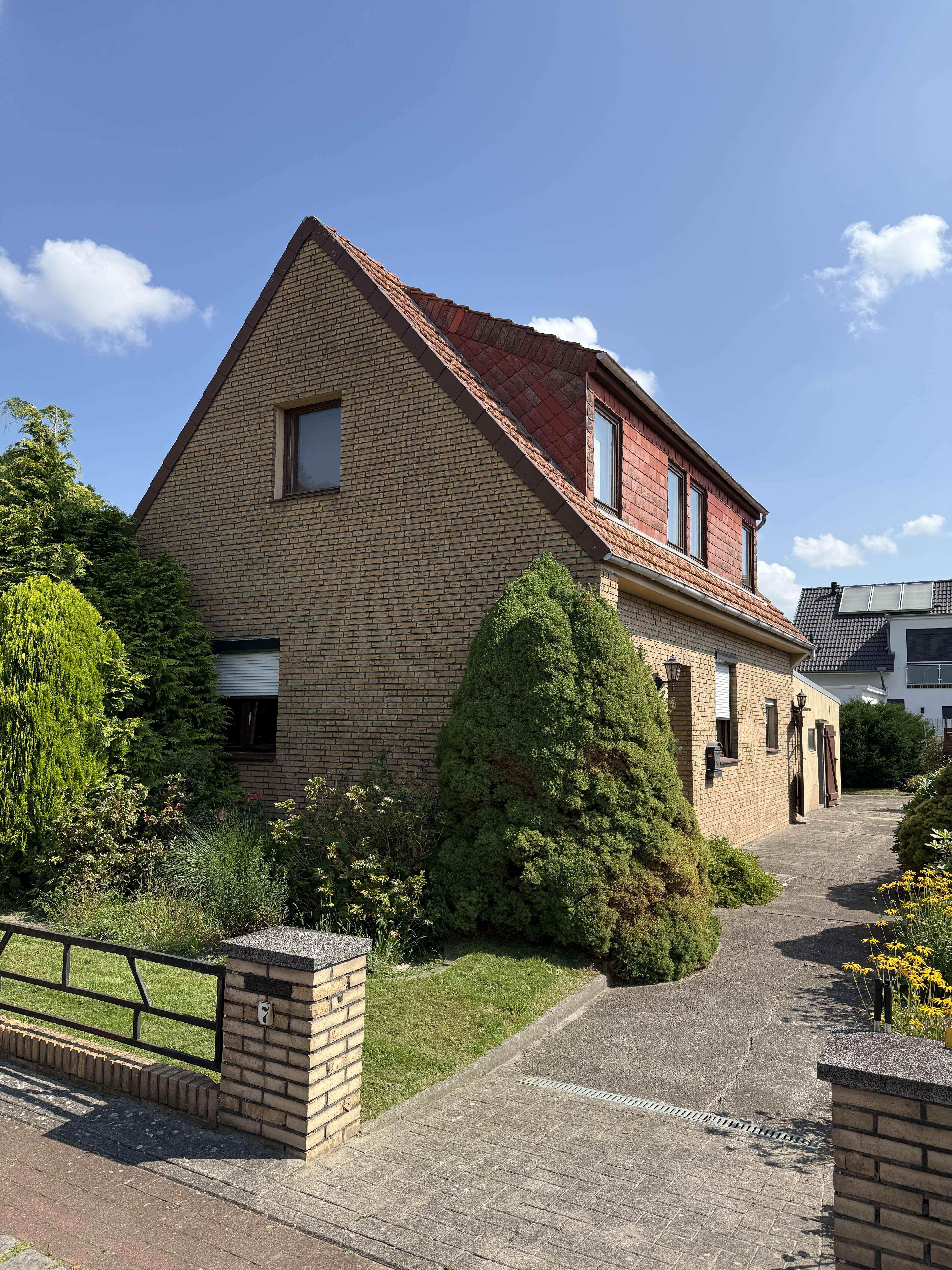Bahnhofnahes Einfamilienhaus in Mahndorf – Ideal für Handwerker & Visionäre, Bremen – Bild 1