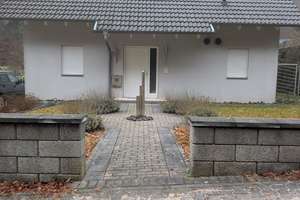 Einfamilienhaus in ruhiger Lage – Die vollständige Adresse der Immobilie erhältst du vom Anbieter., 66851 Linden – Vorschaubild 1