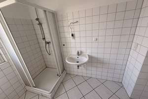 Ideale und Lichtdurchflutete 2 Raum- Wohnung - frisch weiß gestrichen* direkt an der Rü – Rüttenscheider Str. 132, 45131 Rüttenscheid, Essen – Vorschaubild 3