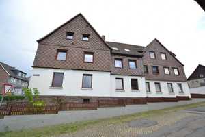 Mehrfamilienhaus mit 7 WE, Werkstattgebäude und  3 Garagen – Mühlenbergstraße 6, 37632 Holzminden (Kreis) – Vorschaubild 1