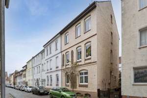 Hochwertig saniertes Fachwerk-Reihenendhaus mit Dachterrasse – ideal für Paare & Familien – Die vollständige Adresse der Immobilie erhältst du vom Anbieter., 31134 Oststadt / Stadtfeld, Hildesheim – Vorschaubild 1