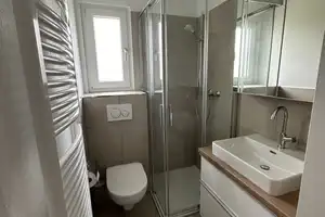 Charmanter 3,5-Zimmer-Bungalow mit EBK in Böchingen – Friedhofstraße 13, 76833 Südliche Weinstraße (Kreis) – Vorschaubild 2