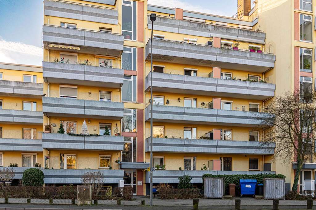 Immobilie in Ratingen - „Dem Himmel ein Stück näher: Helles Wohnerlebnis in Ratingen-Mitte“ - Bild 0