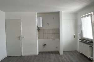 Frisch saniertes 1-Zimmer-Apartment mit großer Terrasse – Ruhige Oase in Innenstadtlage – Die vollständige Adresse der Immobilie erhältst du vom Anbieter., 76133 Innenstadt-West, Karlsruhe – Vorschaubild 3