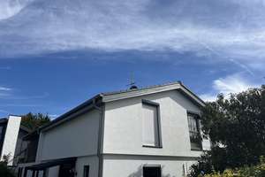 Möbliertes modernes 6,5-Zimmer Haus mit hellem Wohnzimmer , tolle Terrasse und Einbauküche