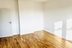 Provisionsfrei! 2,5-Zimmerwohnung! Bezugsfrei & saniert! Mit Stellplatz! – Mariendorfer Damm 200, 12107 Mariendorf, Berlin – Vorschaubild 2