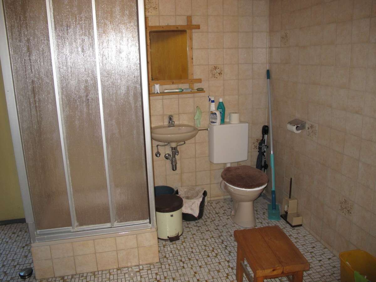 Immobilie in Ering - *Ideale Zweigenerationenimmobilie*
Einfamilienhaus mit Einliegerwohnung und Doppelgarage - Bild 2