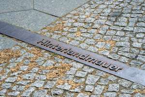 Architektur-Highlight am Mauerstreifen: Balkone, Sichtbeton, Privatsphäre & Weitblick – Die vollständige Adresse der Immobilie erhältst du vom Anbieter., 10435 Mitte (Ortsteil), Berlin – Vorschaubild 4