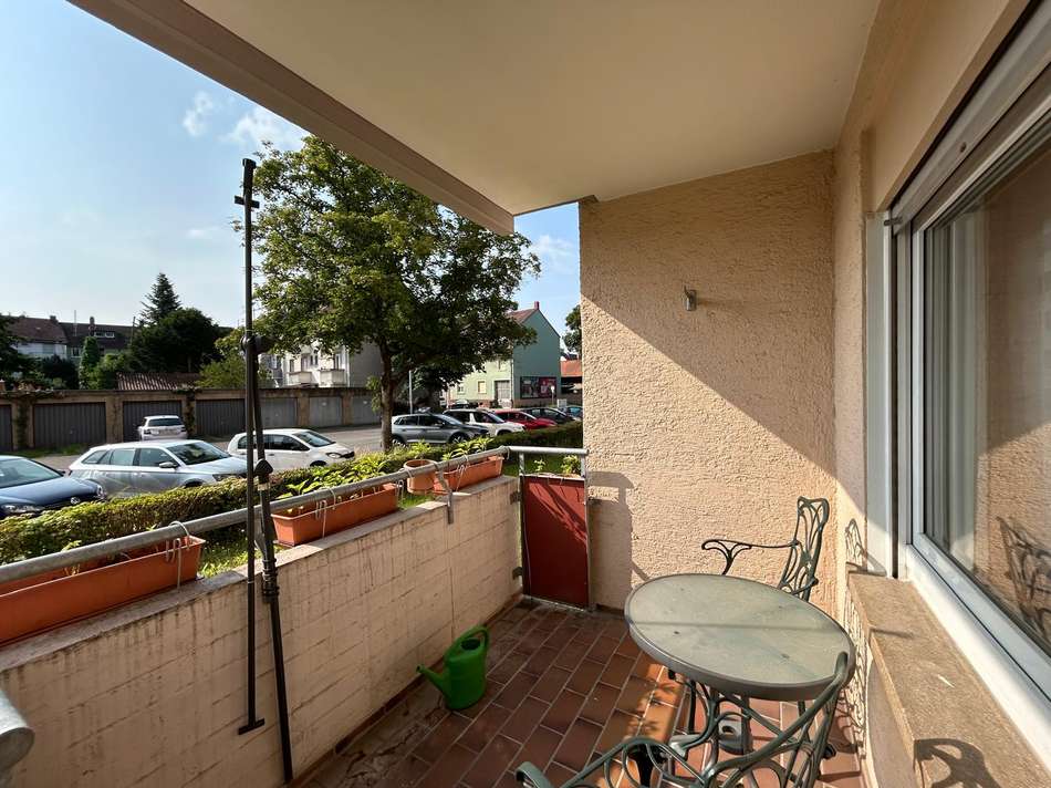Sonniger Süd/Ost-Balkon 