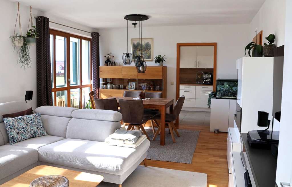 Immobilie in Merching - Helle 3-Zimmer-Wohnung mit Südbalkon und Tiefgarage in attraktiver Lage - auch ideal für Pendler - Bild 1