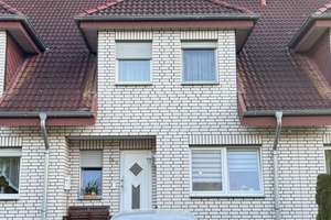 Modernes Reihenmittelhaus in bevorzugter Wohnlage in Warburg – Die vollständige Adresse der Immobilie erhältst du vom Anbieter., 34414 Warburg – Vorschaubild 1