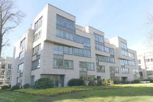 Vermietete Drei-Zimmer-Wohnung mit Küche, Stellplatz und Loggia am Stadtwerder