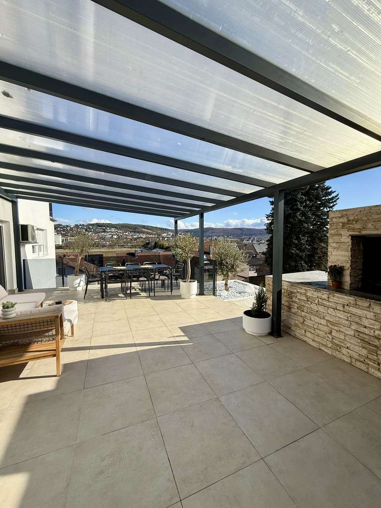 Immobilie in Obrigheim - Mehrfamilienhaus mit großem Grundstück unverbaubarer Aussicht und flexiblem Nutzungskonzept. - Bild 2