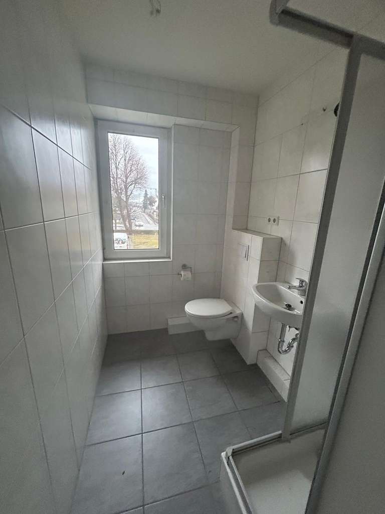 Immobilie in Halberstadt - Gepflegte 2-Zimmer-Eigentumswohnung mit Einbauküche und Außenstellplatz - Bild 3