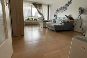 Helle, freundliche 2 Zimmerwohnung mit Balkon und Stellplatz