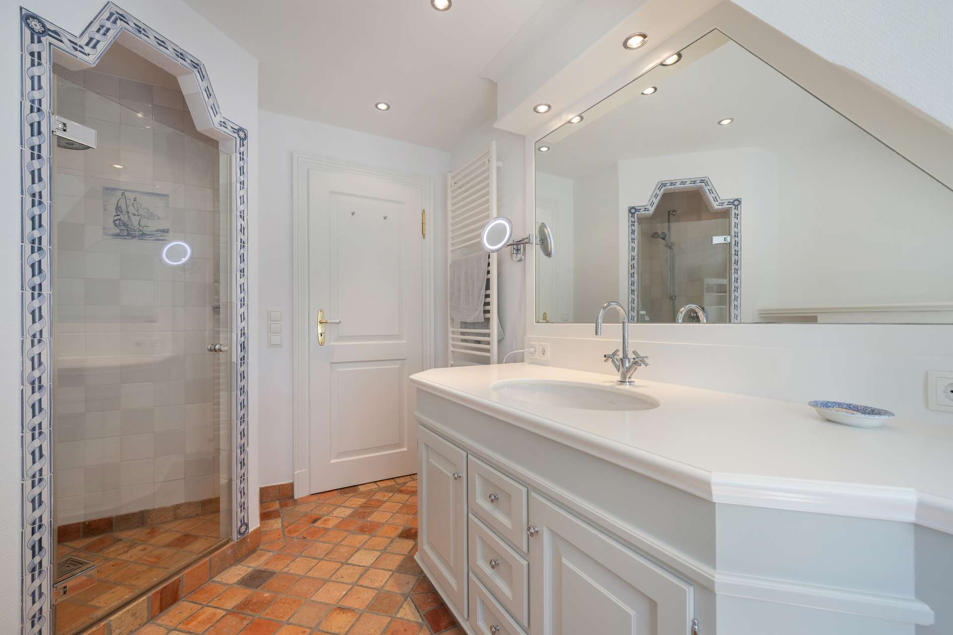 Immobilie in Kampen (Sylt) - Großzügige Doppelhaushälfte unter Reet mit Einzelhauscharakter in Kampen - Bild 4