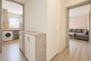Helle 3-Zimmer-Wohnung mit traumhaftem Sonnenbalkon – Die vollständige Adresse der Immobilie erhältst du vom Anbieter., 70437 Rot, Stuttgart – Vorschaubild 2