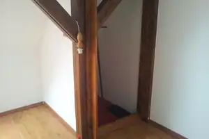 Helle 2-Raum-DG-Wohnung in Stuttgart-Feuerbach – Neippergstraße 2, 70469 Stuttgart – Vorschaubild 1