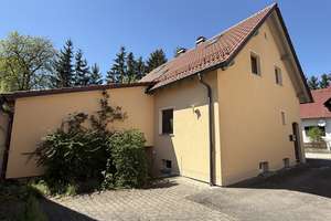 Einfamilienhaus mit separatem Nebengebäude / Einliegerwohnung – Die vollständige Adresse der Immobilie erhältst du vom Anbieter., 87600 Hirschzell, Kaufbeuren – Vorschaubild 1