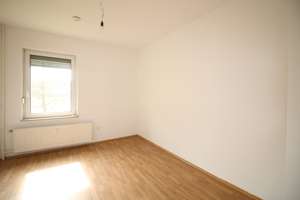 RESERVIERT:   KLEINE FAMILIENWOHNUNG, FRISCH RENOVIERT – Friedenstraße 10, 42859 Bliedinghausen, Remscheid – Vorschaubild 3