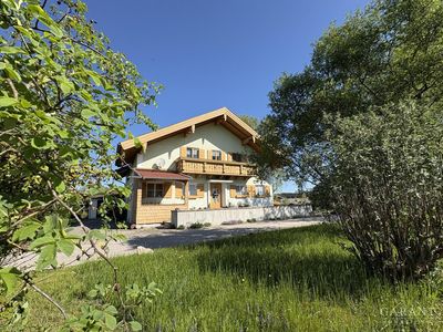 Zweifamilienhaus mit viel Potenzial  -  Endlich Platz für Garten, Tiere und Ihre Wohnträume!