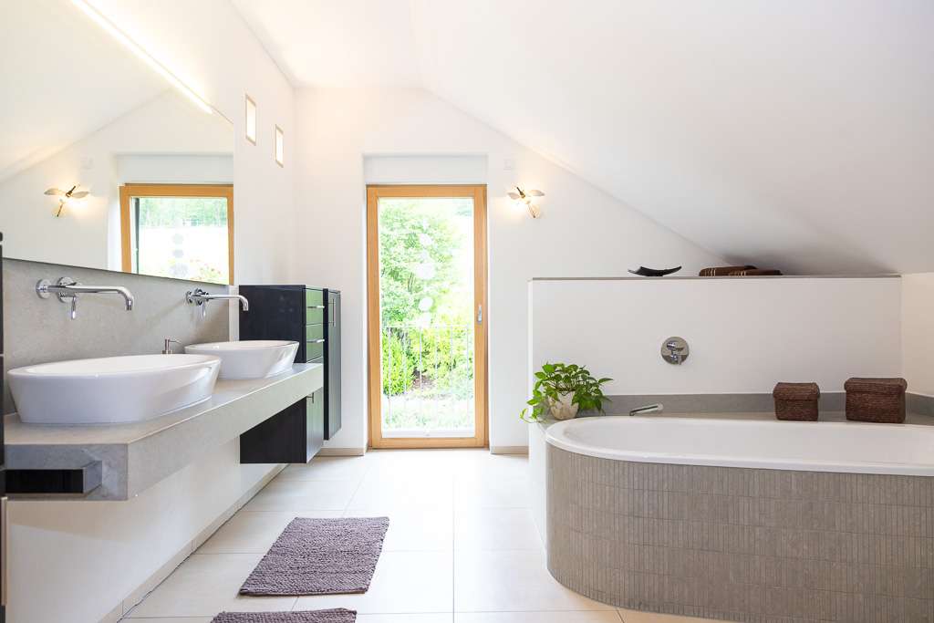 Immobilie in Hilders - Goldener Herbst, Gemütlicher Winter – Ihr Zuhause mit Kamin und Charakter. - Bild 1