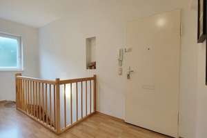 Bezugsfreie 4-Zimmer-Maisonette mit zwei Südbalkonen & Tageslichtbad – 14165 Zehlendorf, Berlin – Vorschaubild 9