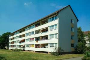 Wohnen in Fallersleben: Attraktives Zuhause im 1. OG – mit Tageslichtbad und Loggia – Die vollständige Adresse der Immobilie erhältst du vom Anbieter., 38442 Fallersleben, Wolfsburg – Vorschaubild 2