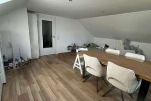 Sanierte 2,5 Zimmer Dachgeschosswohnung in ruhiger Wohnlage – Die vollständige Adresse der Immobilie erhältst du vom Anbieter., 86156 Kriegshaber, Augsburg – Vorschaubild 4