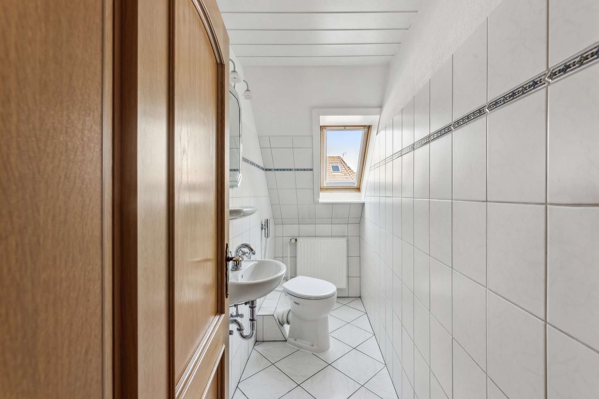 Immobilie in Tönning - Perfekt um den Anker zu werfen! | Gemütliches Einfamilienhaus direkt am historischen Hafen - Bild 4