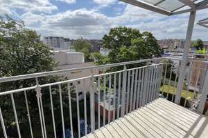 Fertig zum Erstbezug - aufwendig modernisierte 3-Zimmer-ETW mit optionalem PKW-Stellplatz in Uninähe – Die vollständige Adresse der Immobilie erhältst du vom Anbieter., 24105 Ravensberg, Kiel – Vorschaubild 2