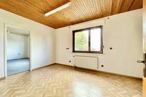 **Geräumiges Ein-/Zweifamilienhaus mit Garagen, Carport und großem Grundstück in Weitefeld** – Altenkirchen (Westerwald) (Kreis) – Vorschaubild 13