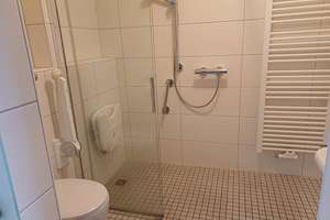 Porz-Wahnheide**4-Familienhaus** Gepflegt, modernisiert & vielseitig nutzbar – Linderweg 30, 51147 Wahnheide, Köln – Vorschaubild 3