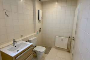 Helle Galerie-Dachgeschosswohnung mit Studio in Darmstadt-Eberstadt – Provisionsfrei von Privat! – Heidelberger Landstrasse 230, 64297 Eberstadt, Darmstadt – Vorschaubild 10