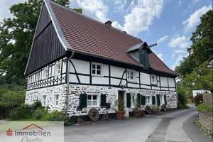 Eindrucksvoll gepflegtes Bruchstein-Fachwerkhaus 
in idyllischer Lage von Hagen-Dahl