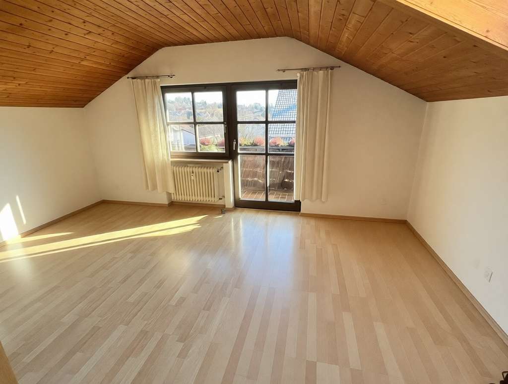 Immobilie in Murnau am Staffelsee - Ruhige 1,5-Zimmer Dachgeschoß-Wohnung in Murnau - Bild 2