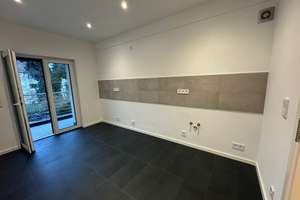 Geräumige , frisch renovierte 4-Zimmer-Wohnung in Köln-Poll