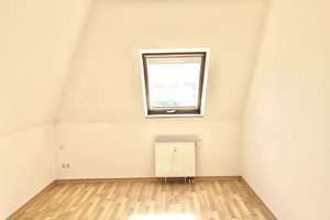 Ruihig wohnen unterm Dach mit Lift, EBK & Balkon! – Die vollständige Adresse der Immobilie erhältst du vom Anbieter., 1277 Blasewitz (Stadtteil), Dresden – Vorschaubild 16