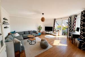 Lichtdurchflutete 3-Zimmerwohnung mit Balkon und Tiefgaragenstellplatz