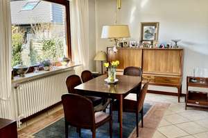 Willkommen in Ihrem neuen Zuhause.
Geräumiges und gepflegtes 7-Zimmer-Haus – Die vollständige Adresse der Immobilie erhältst du vom Anbieter., 22397 Lemsahl-Mellingstedt, Hamburg – Vorschaubild 7