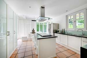 PREISREDUZIERUNG Sonnenlage, Villa auf parkähnlichem Grundstück, Pool, Solar, von Privat – Die vollständige Adresse der Immobilie erhältst du vom Anbieter., 82031 Grünwald – Vorschaubild 28