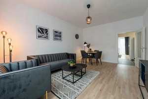 Freundliche 2-Zimmer-Wohnung mit EBK in Fürth – Spiegelstraße 6, 90762 Fürth – Vorschaubild 1