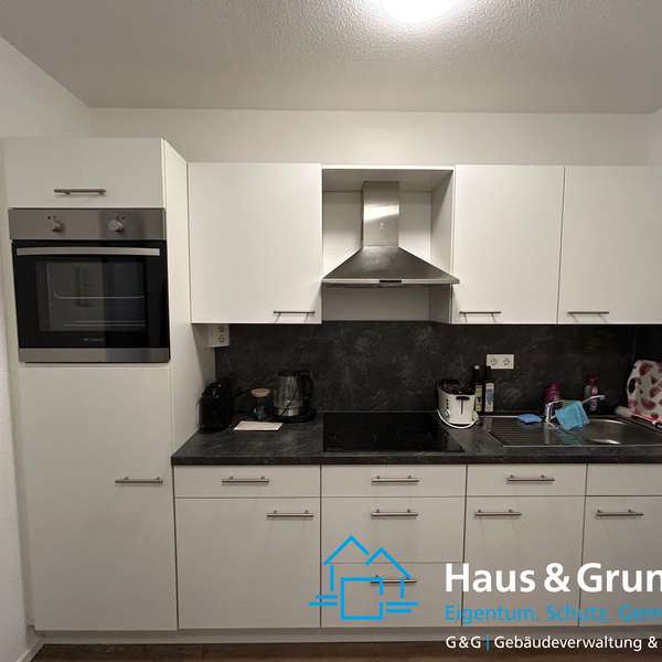 *** charmante, helle 1-Zimmer-Wohnung mit Loggia, Einbauküche in begehrter Lage ***