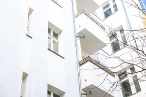 Mittendrin und doch ganz ruhig: 2 Zimmer mit Balkon im SF, 2. OG, saniert & idyllisch – Die vollständige Adresse der Immobilie erhältst du vom Anbieter., 10439 Prenzlauer Berg, Berlin – Vorschaubild 13