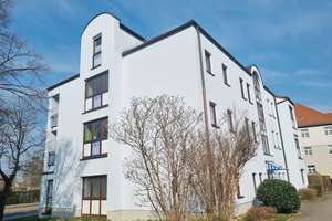 MODERN, HELL UND FREUNDLICH - MIT SONNIGER LOGGIA!