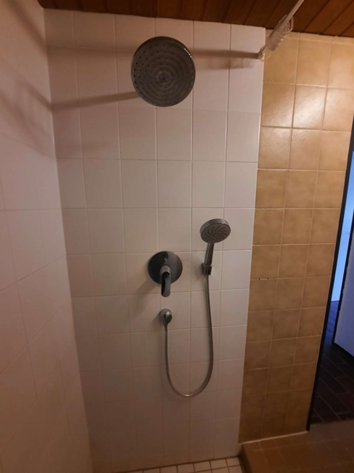 Attraktive und geräumige 4-Zimmer-Maisonette-Wohnung mit Loggia und Kamin in Göttingen